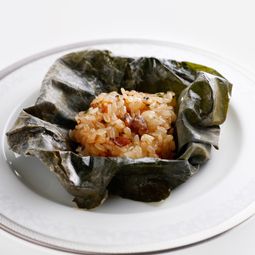 五目蒸しおこわ ハスの葉包み